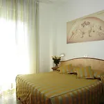 Derby Hotel 3*