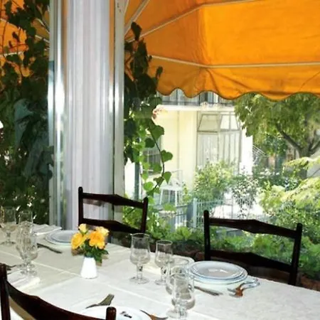 Hotel Derby 3*