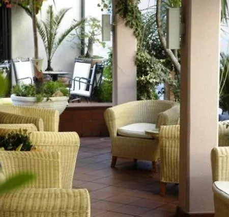 Derby Hotel 3*