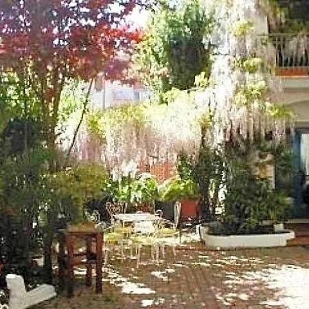 Derby Hotel 3*